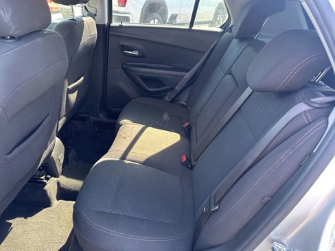 Used 2022 Chevrolet Trax LS w/ Tint and Cruise Package image 16