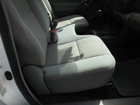 Used 2012 Toyota Tacoma 4x4 Regular Cab image 4