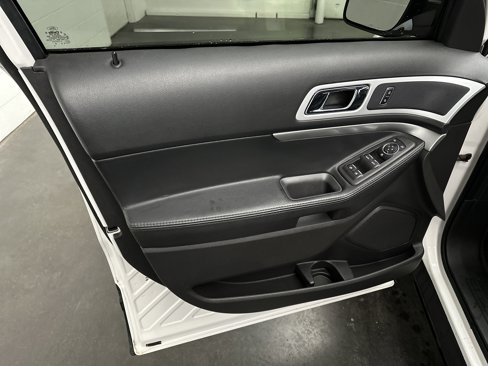 Used 2015 Ford Explorer XLT w/ Equipment Group 202A image 19