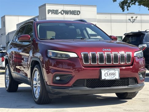 Used 2019 Jeep Cherokee Latitude w/ Popular Appearance Group image 2