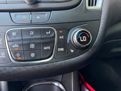 Used 2023 Chevrolet Malibu LT image 28