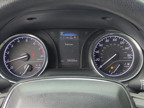 Used 2019 Toyota Camry LE image 7