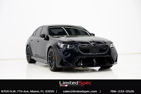 Used 2025 BMW M5 image 3