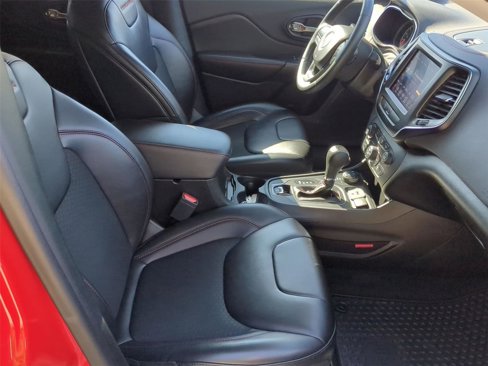 Used 2019 Jeep Cherokee Trailhawk w/ Cold Weather Group image 16