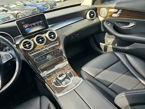 Used 2017 Mercedes-Benz C 300 4MATIC Sedan image 33