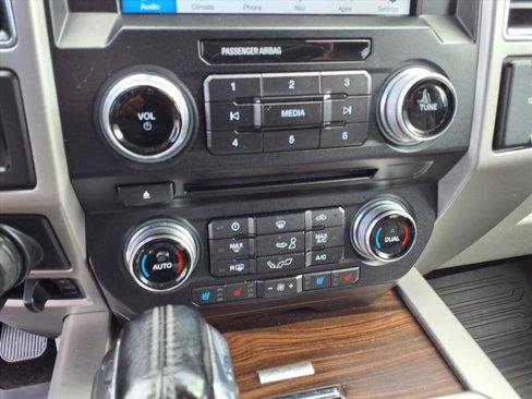 Used 2017 Ford F150 Lariat w/ Equipment Group 502A Luxury image 22