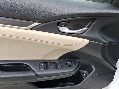 Used 2020 Honda Civic Touring image 13