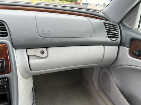 Used 2001 Mercedes-Benz CLK 320 Coupe image 23