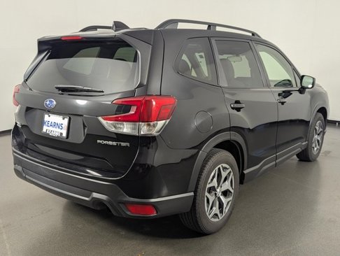 Used 2019 Subaru Forester Premium image 7