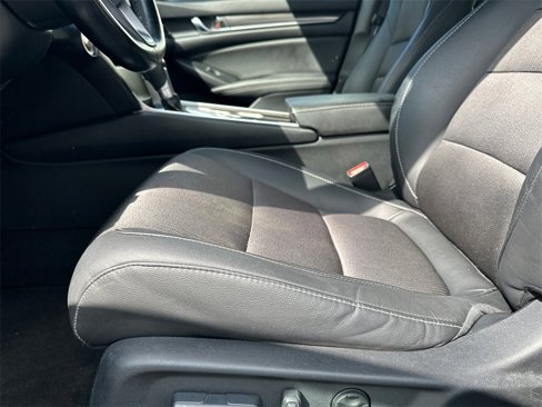 Used 2020 Honda Accord Sport image 10