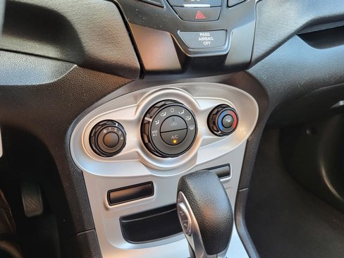 Used 2019 Ford Fiesta SE image 28
