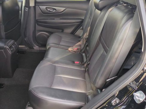 Used 2015 Nissan Rogue SL image 18