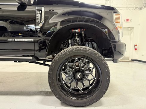 Used 2022 Ford F250 Platinum w/ FX4 Off-Road Package image 19