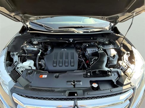 Used 2020 Mitsubishi Eclipse Cross SE image 10