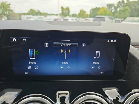 Certified 2025 Mercedes-Benz GLA 250 image 24