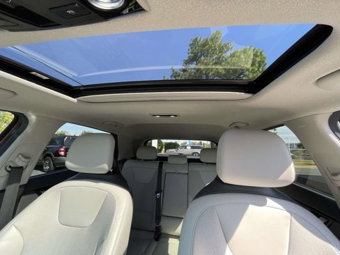 Certified 2023 Kia Niro EX Touring image 29