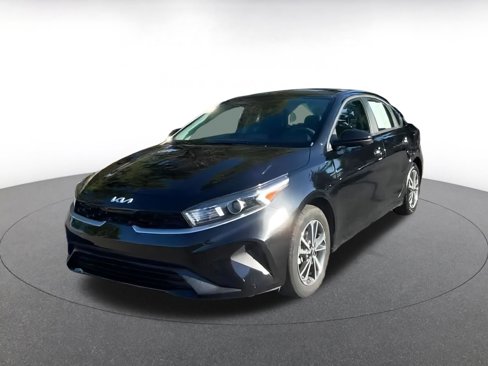 Used 2024 Kia Forte LXS image 7