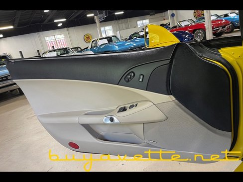 Used 2006 Chevrolet Corvette Convertible w/ Preferred Equipment Group image 24