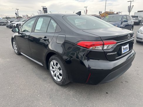 Used 2023 Toyota Corolla LE image 6