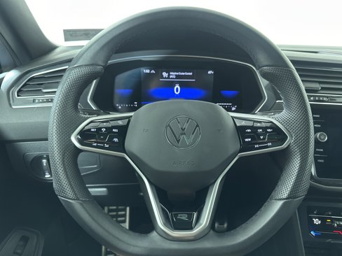 Used 2022 Volkswagen Tiguan SE R-Line image 12