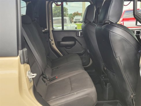Used 2022 Jeep Gladiator Sport image 10