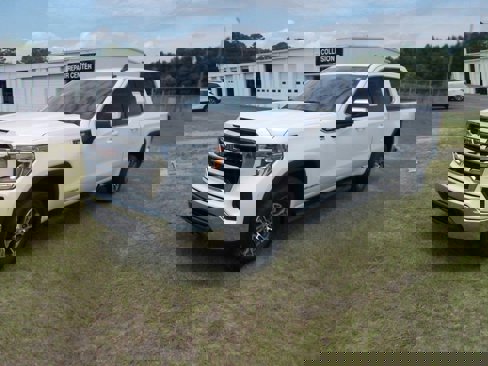 Used 2020 GMC Sierra 1500 SLE w/ SLE Value Package image 4