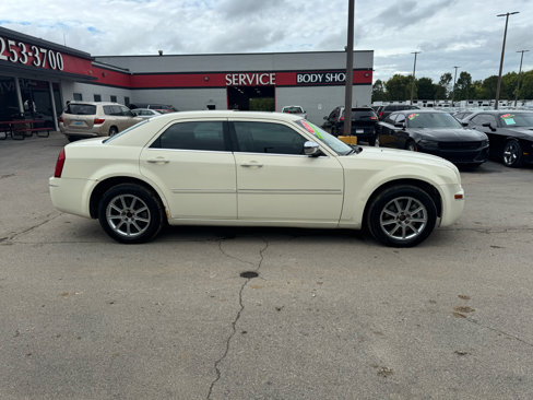 Used 2007 Chrysler 300 Touring L w/ Luxury Group image 2