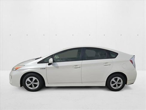 Used 2014 Toyota Prius Three image 9