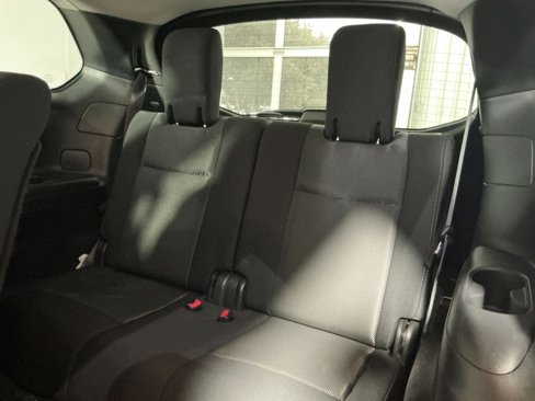 Used 2020 Nissan Pathfinder S image 31