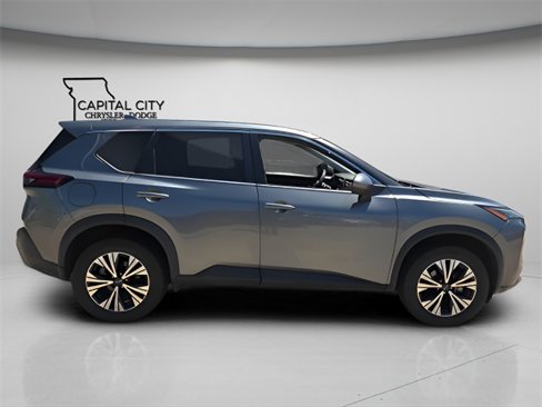Used 2022 Nissan Rogue SV image 8