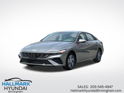 New 2025 Hyundai Elantra SE image 1