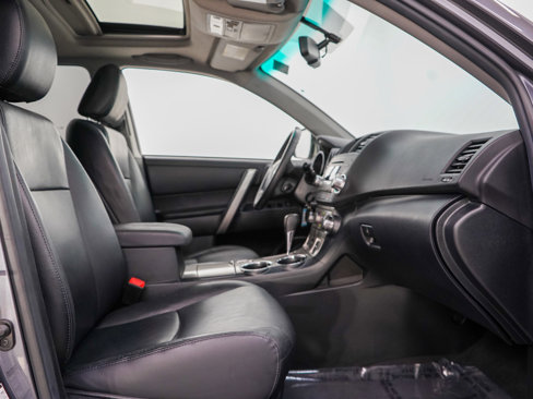 Used 2012 Toyota Highlander SE image 10