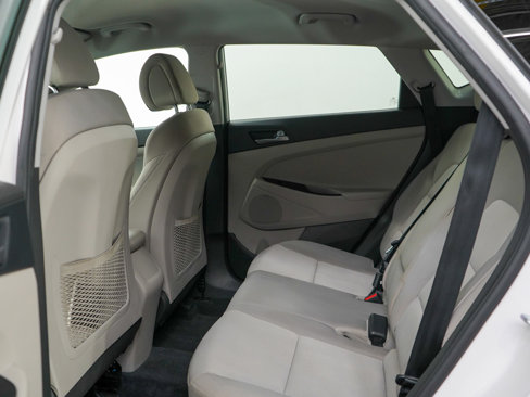 Used 2016 Hyundai Tucson Sport image 16