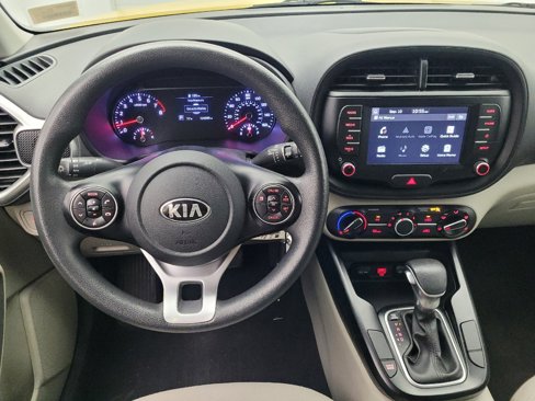 Used 2020 Kia Soul LX image 22