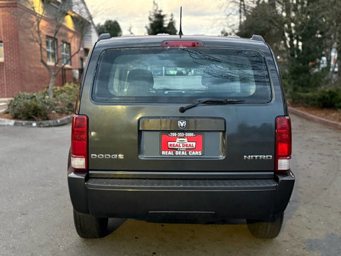 Used 2011 Dodge Nitro SE image 7
