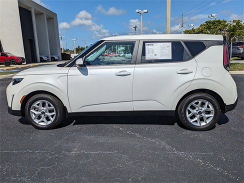 Used 2023 Kia Soul LX w/ Option Group 015 image 8