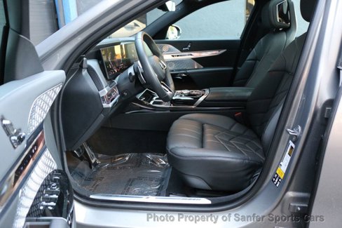 Used 2023 BMW 760i xDrive w/ Executive Package image 25