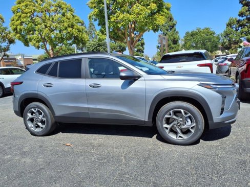 New 2025 Chevrolet Trax LT w/ Driver Confidence Package image 3