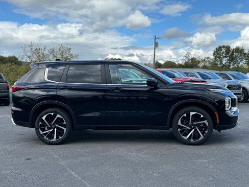 Used 2024 Mitsubishi Outlander AWD image 4