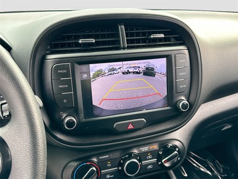 Certified 2022 Kia Soul LX w/ Technology Package image 13