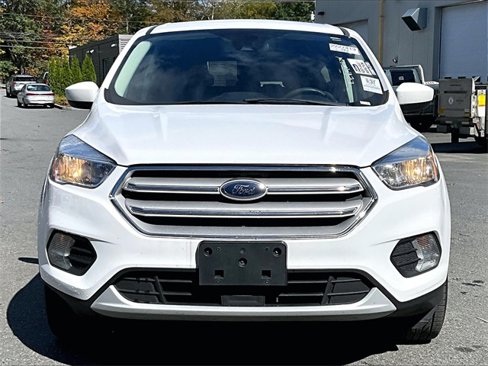 Used 2019 Ford Escape SE image 2