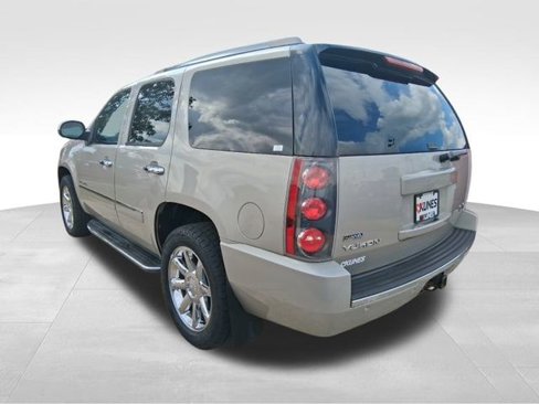 Used 2009 GMC Yukon Denali image 8