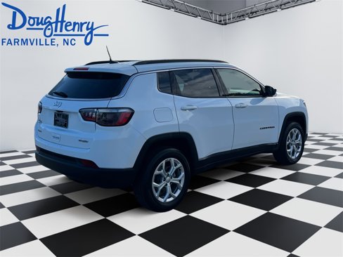 Used 2024 Jeep Compass Latitude image 5