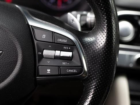 Used 2019 Genesis G70 2.0T Advanced image 14
