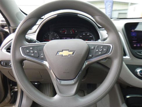 Used 2023 Chevrolet Malibu LT image 11