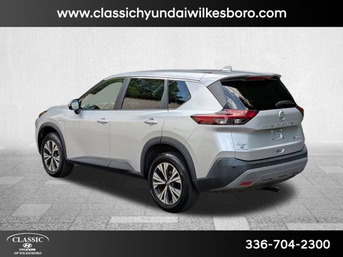 Used 2022 Nissan Rogue SV image 7