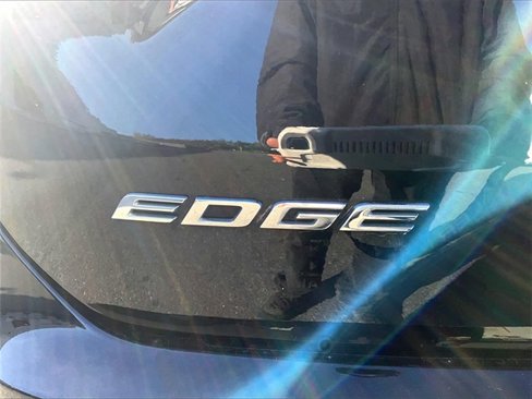 Used 2019 Ford Edge SEL w/ Equipment Group 201A image 8