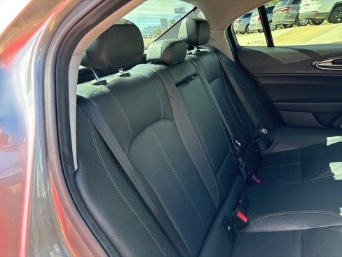 Used 2018 Alfa Romeo Giulia image 22