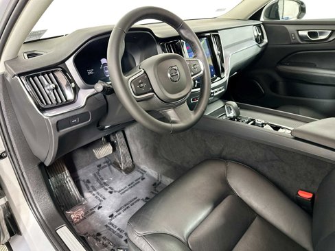 Certified 2025 Volvo S60 B5 Core image 9
