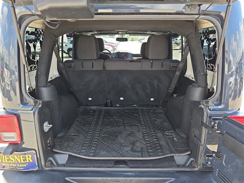 Used 2016 Jeep Wrangler Unlimited Sahara w/ Connectivity Group image 18